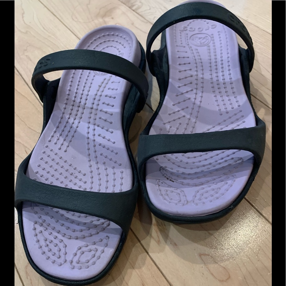 CROCS- 2 Strap, Flip Flop, Lavender & Black, Size 7, Good condition!
